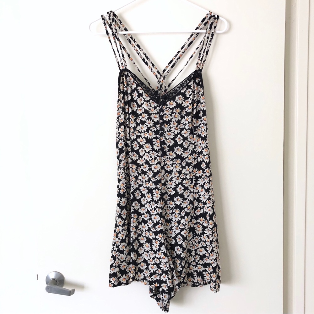 TOPSHOP DAISY FLORAL PRINT ROMPER BLACK